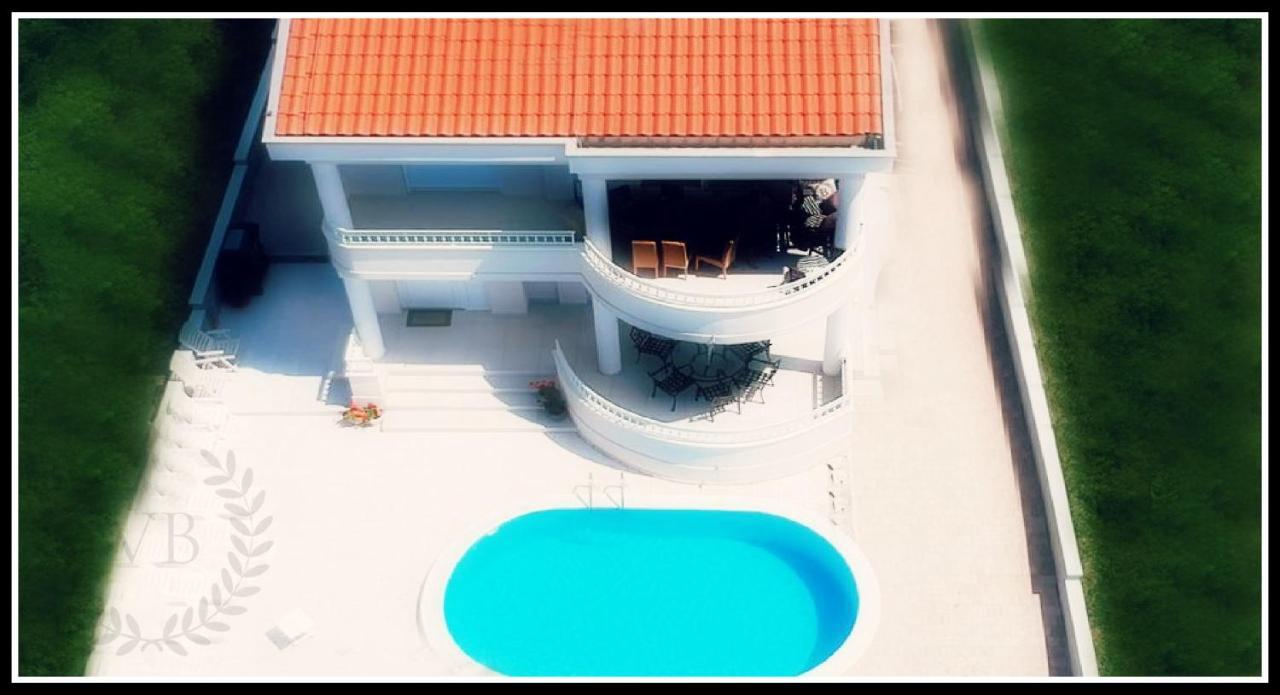 Bella By The Sea - Heated Pool, Jacuzzi, Sauna Apartment
