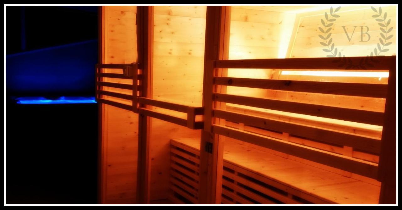 Apartment Bella By The Sea - Heated Pool, Jacuzzi, Sauna